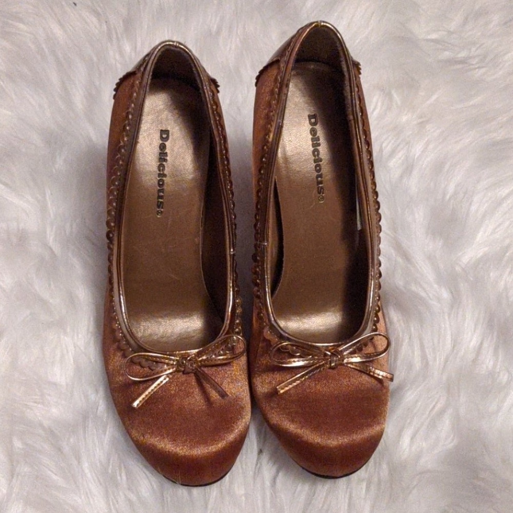 BRAND NEW Delicious Satin 'British' Heels